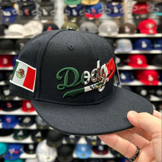 Los Angeles Dodgers 'Mexico Script' Pro Standard Snapback Black