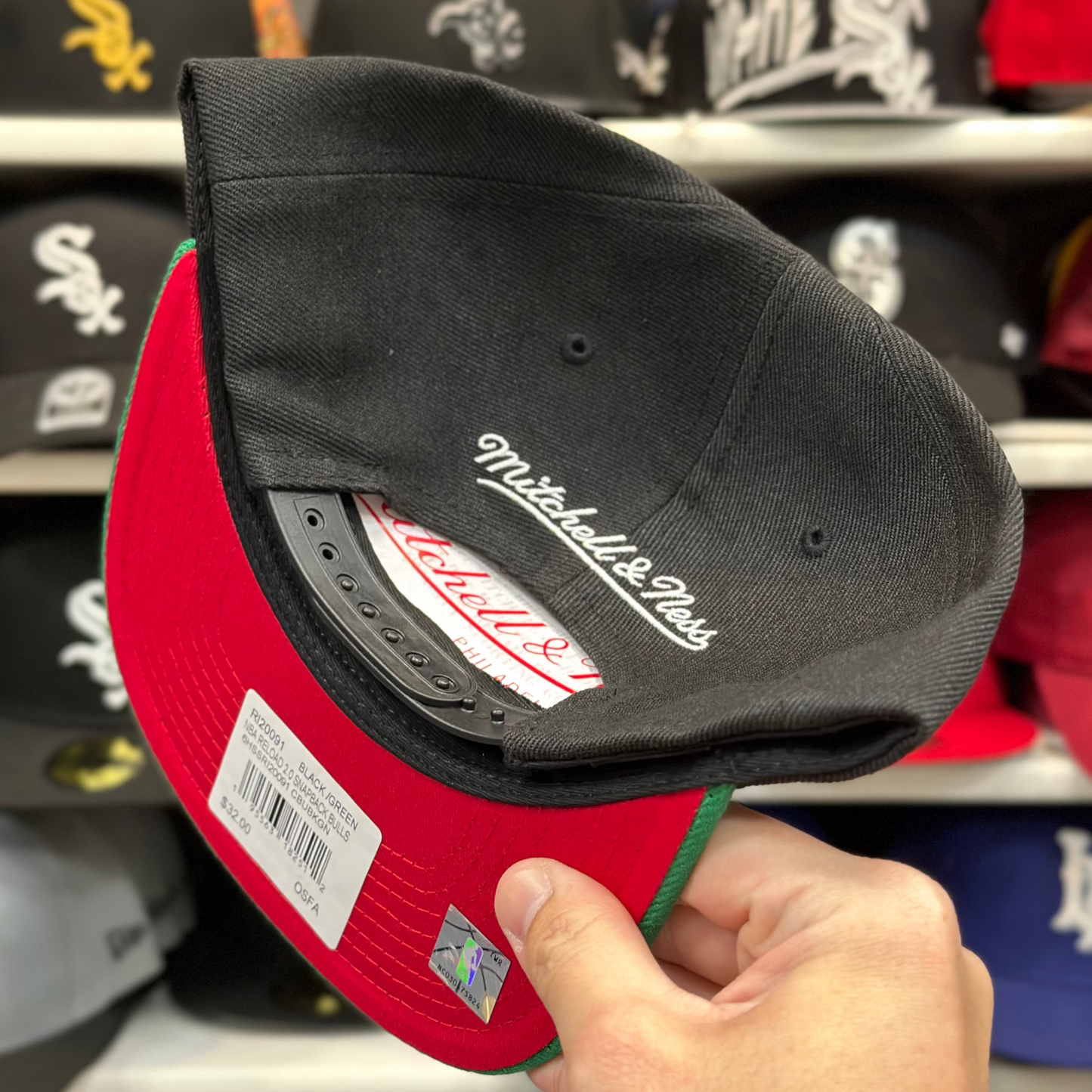 Chicago Bulls Two-Tone Snapback | Mitchell & Ness Original Fit | Black/Green