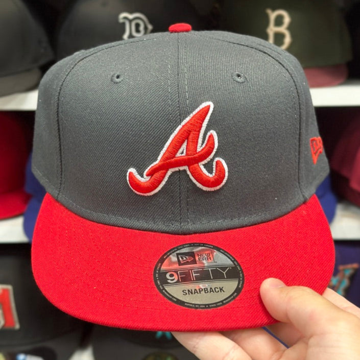 New Era Atlanta Braves 9FIFTY Snapback Dark Gray/Red