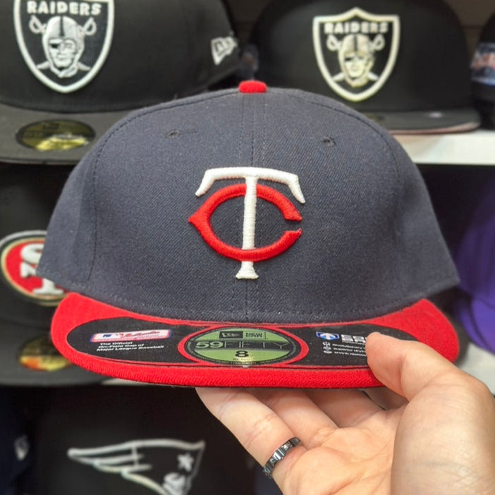 New Era Minnesota Twins 59FIFTY Fitted Hat | Black/Red