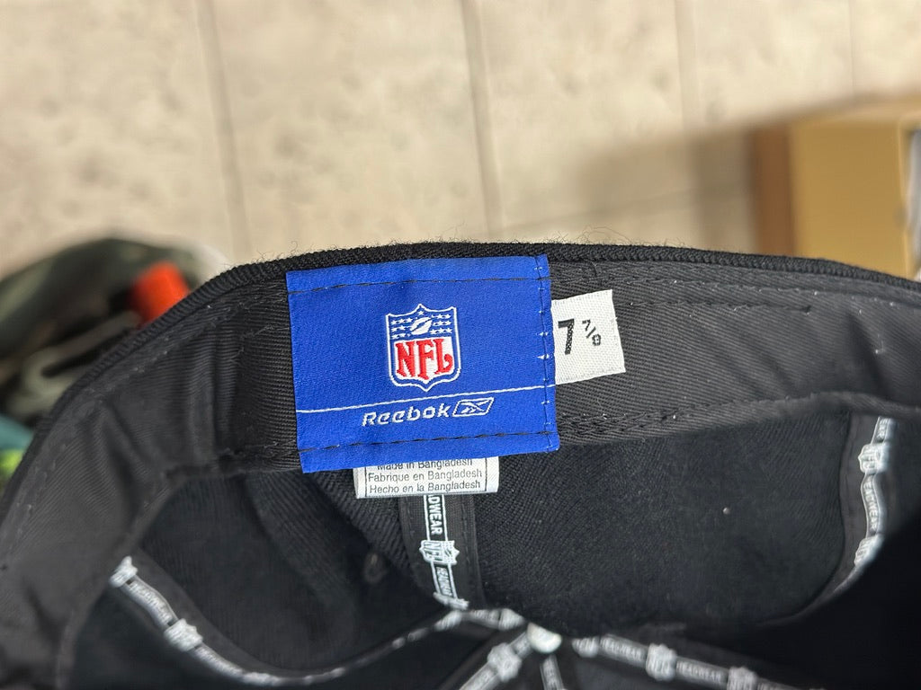 Atlanta Falcons NFL Fitted Hat | Vintage Reebok | Black | Size 7 7/8