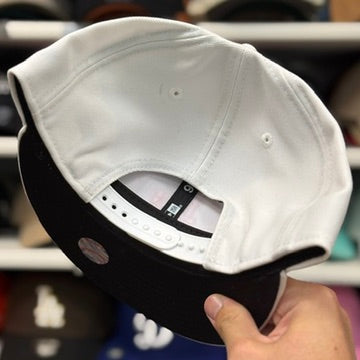New Era Los Angeles Dodgers 'Pink Logo' 9FIFTY Snapback White