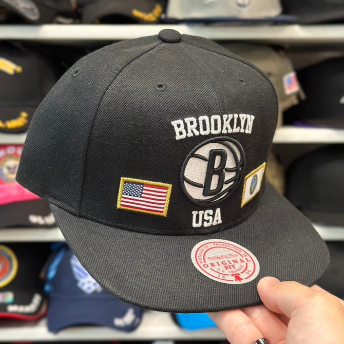 Brooklyn Nets 'USA Pride' Black/White Mitchell & Ness Snapback