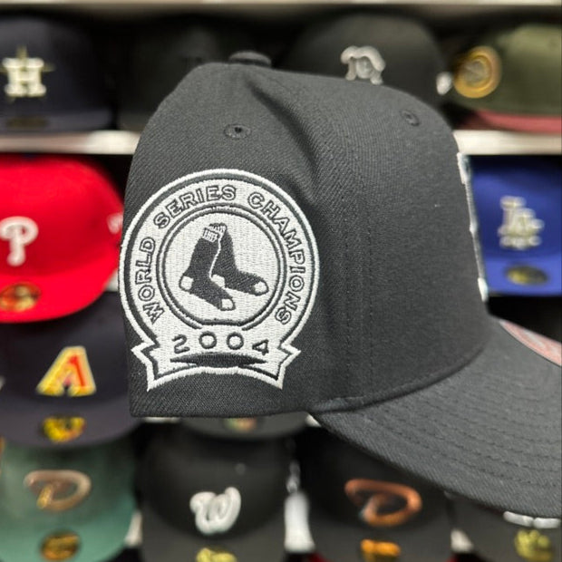 Boston Red Sox '2004 World Series Champions' Black/White Mitchell & Ness Snapback