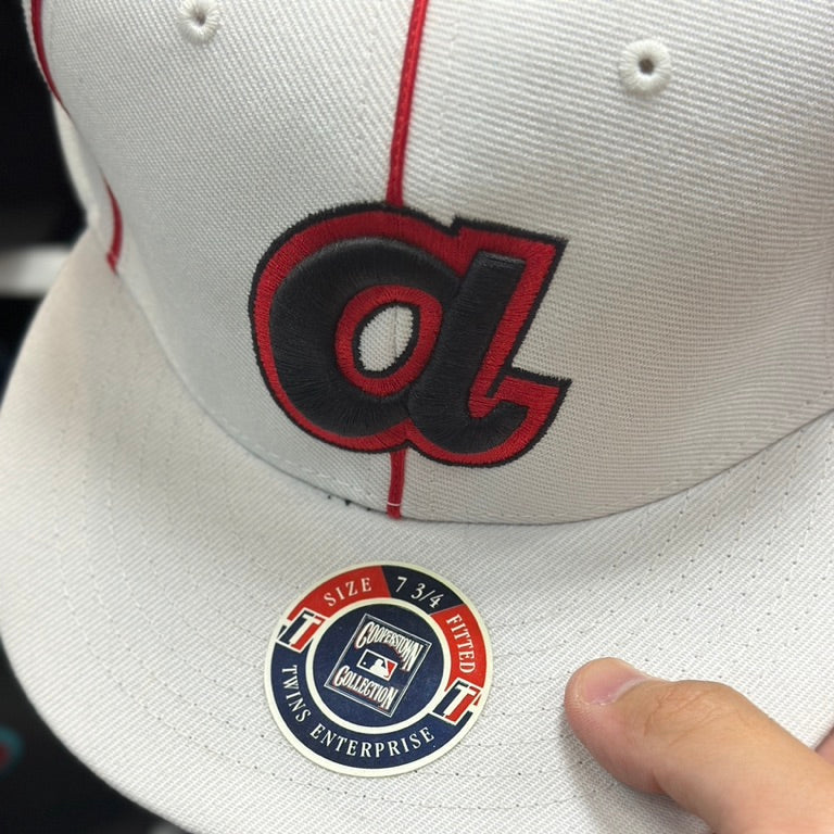 Twin Enterprises Vintage Reebok Vintage Atlanta Braves Cooperstown Collection