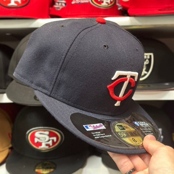 Minnesota Twins MLB Fitted Hat | New Era 59FIFTY Sized Cap | Black
