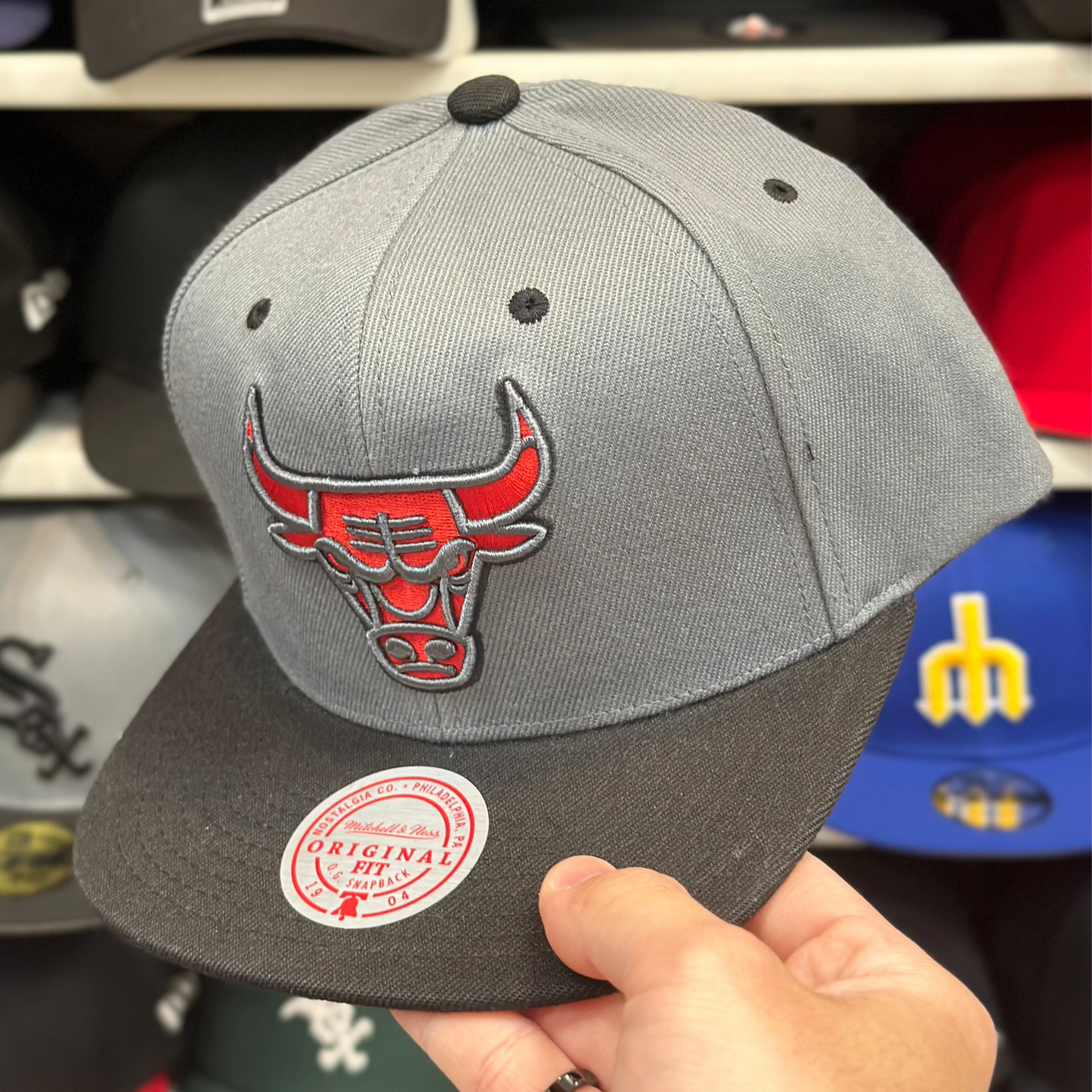 Chicago Bulls Two Tone Snapback | Mitchell & Ness Original Fit | Gray/Black