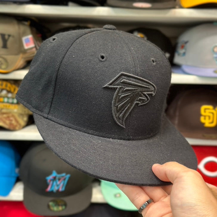 Atlanta Falcons NFL Fitted Hat | Vintage Reebok | Black | Size 7 7/8
