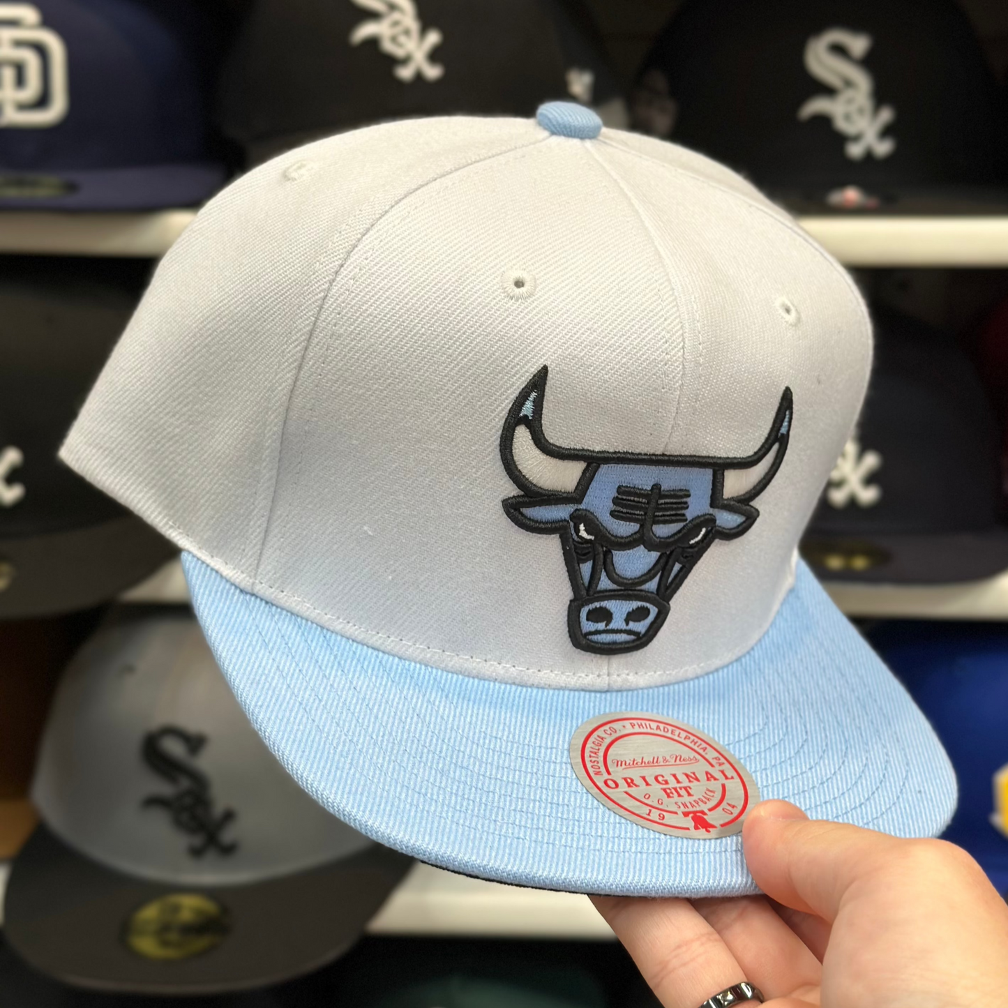 Chicago Bulls White/Black Mitchell & Ness Snapback