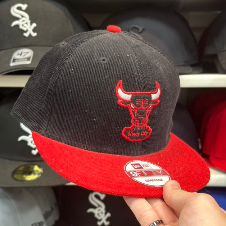 Chicago Bulls 'Vintage Corduroy' Mitchell & Ness Snapback Black/Red