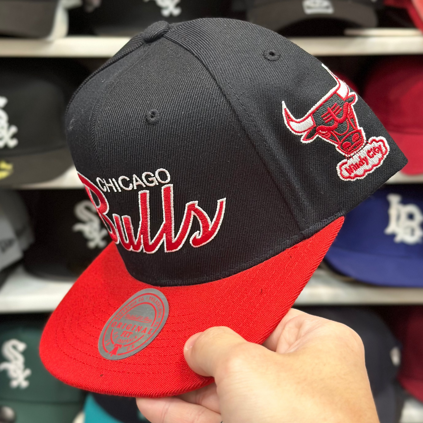 Chicago Bulls Two-Tone Script Snapback | Mitchell & Ness Original Fit | Black/Red