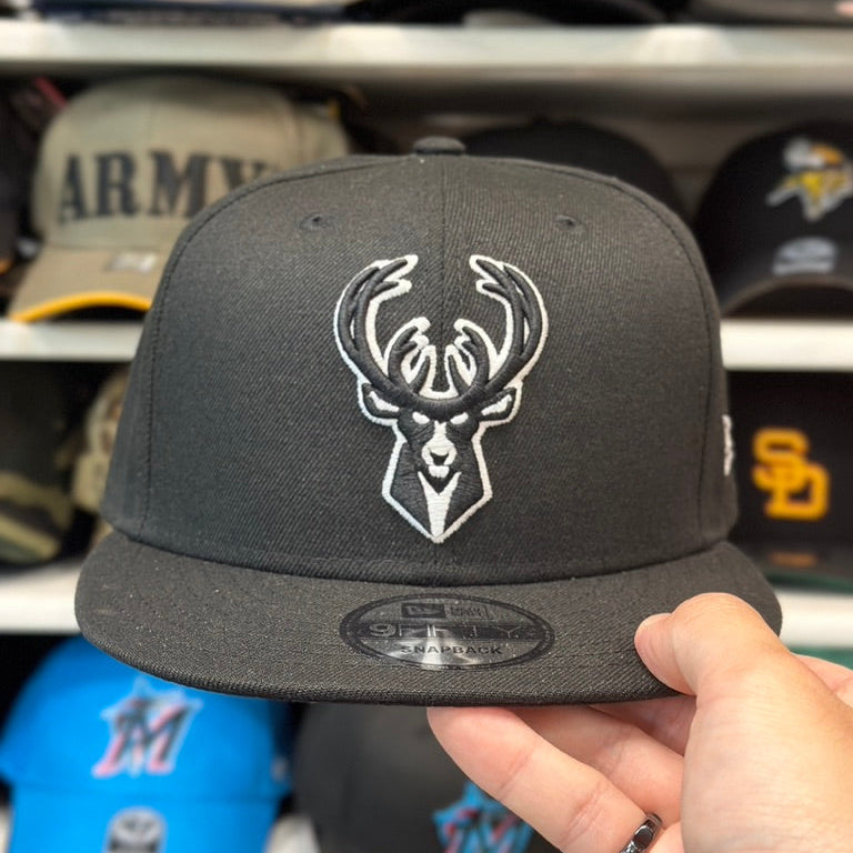 New Era Milwaukee Bucks Black/White 9FIFTY Snapback