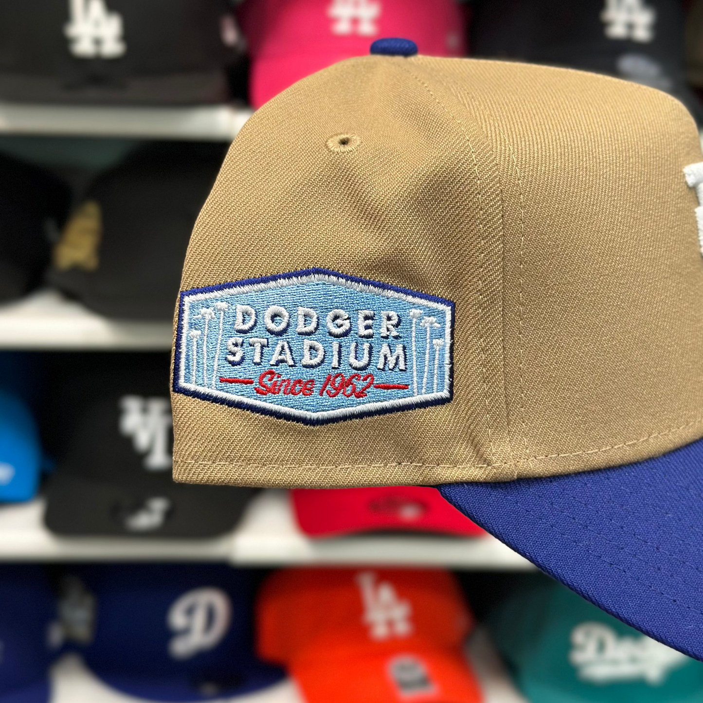New Era Los Angeles Dodgers 50th Upside Down Reversible A-Frame 9FORTY Snapback Beige/Blue