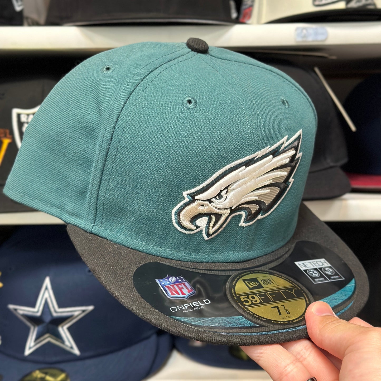 Philadelphia Eagles NFL Two Tone Fitted Hat | New Era 59FIFTY Sized Cap | Green/Black