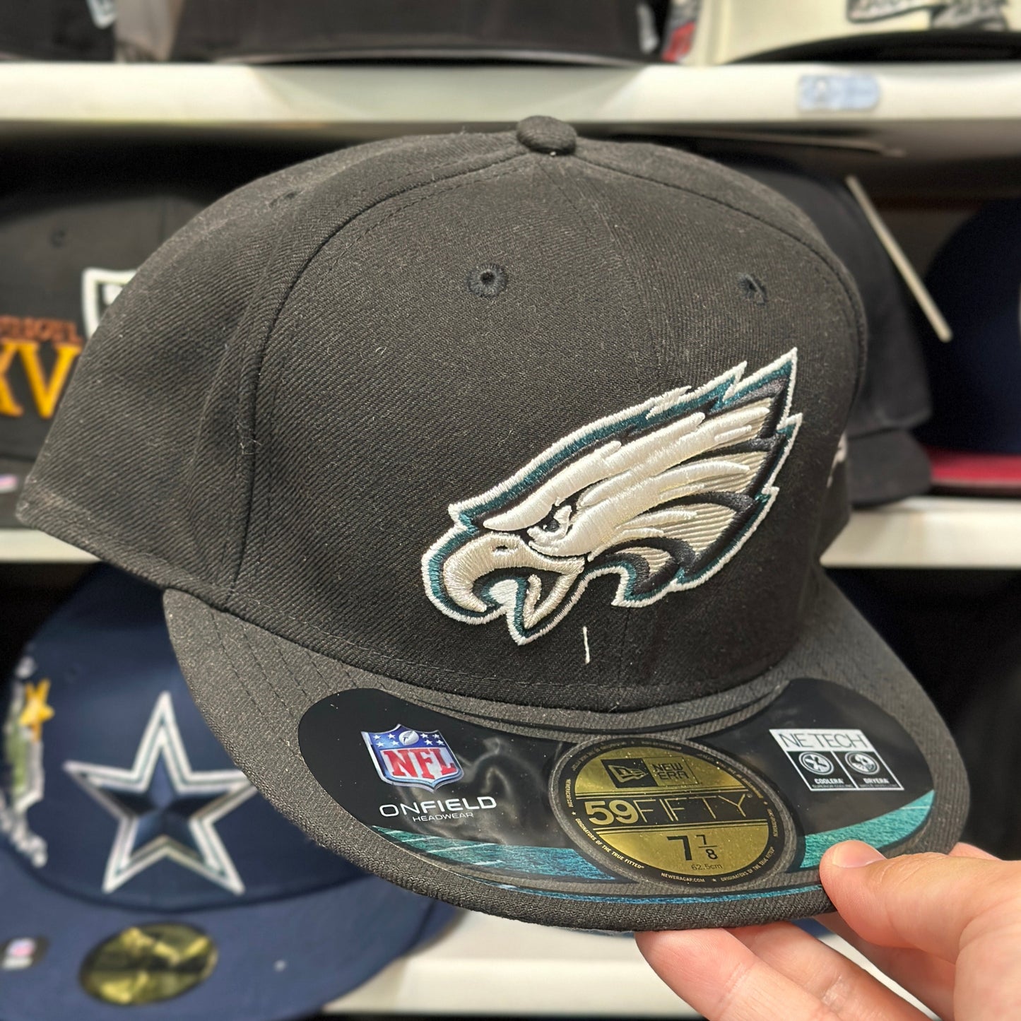 Philadelphia Eagles NFL Fitted Hat | New Era 59FIFTY Sized Cap | Black