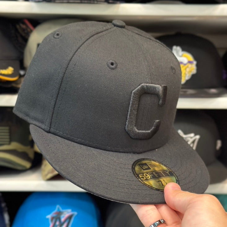 Cleveland Indians MLB Fitted Cap | New Era 59FIFTY Sized Cap | Black