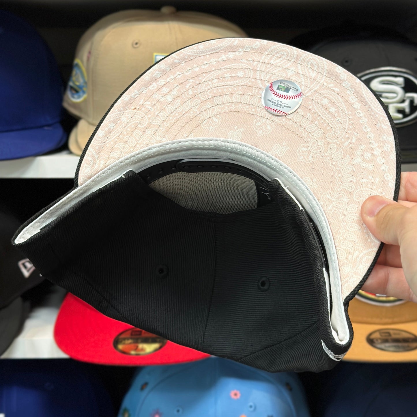 New York Yankees MLB 'World Series' | New Era 9FIFTY Snapback | Black/Pink Paisley