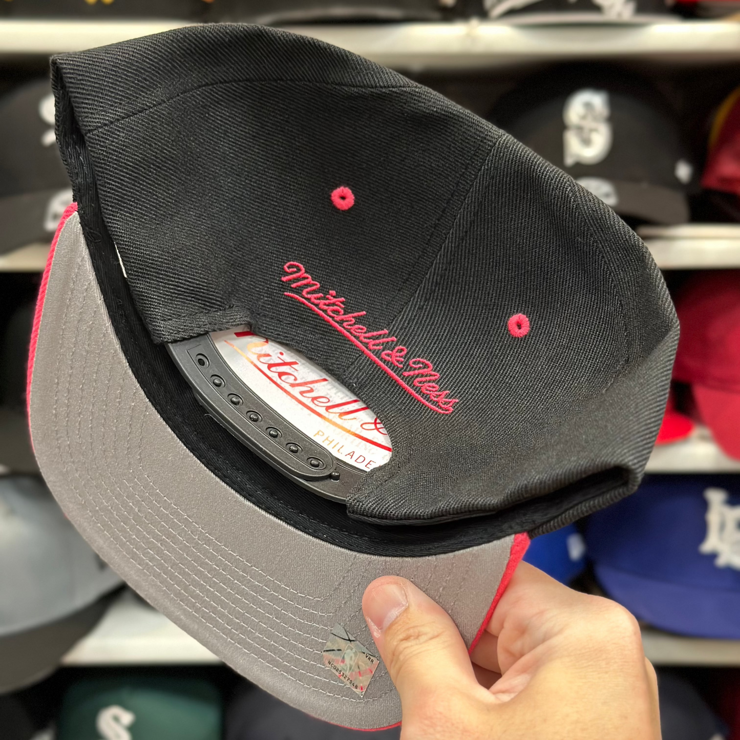 Chicago Bulls Two-Tone Snapback | Mitchell & Ness Original Fit | Black/Pink