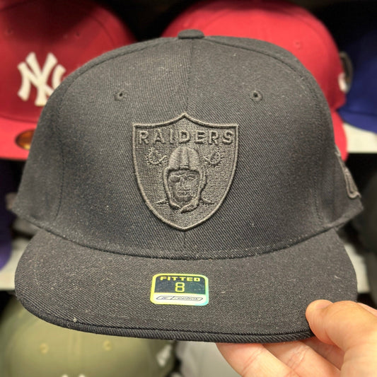 Oakland Raiders Reebok Fitted Hat | Size 8