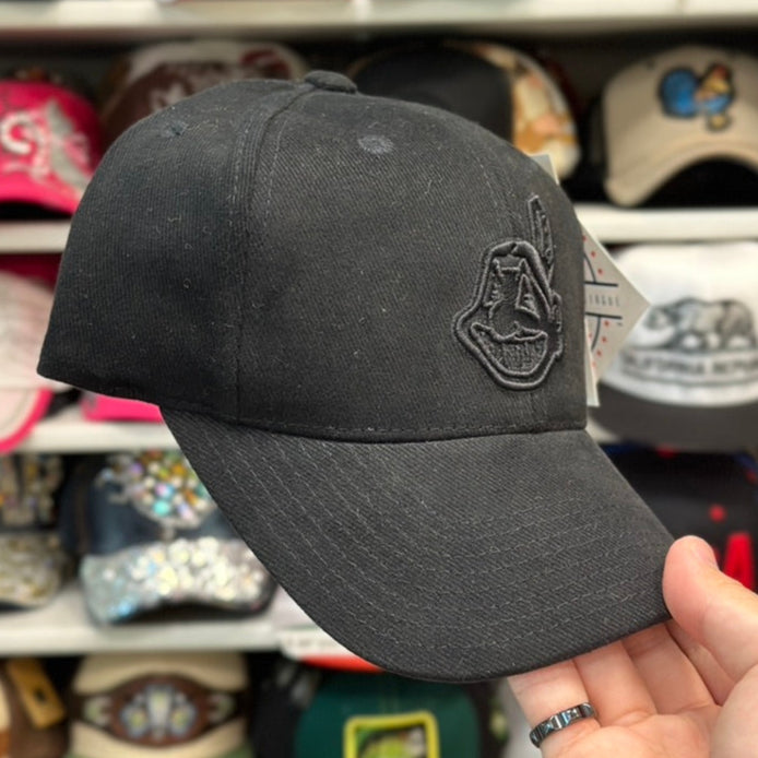 Cleveland Indians MLB Vintage Ball Cap | ANNCO Adjustable Velcro Strap | Black