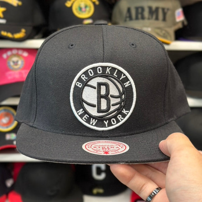 Brooklyn Nets Black/White Mitchell & Ness Snapback
