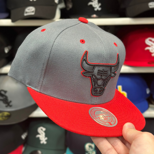 Chicago Bulls Gray/Red Mitchell & Ness Snapback