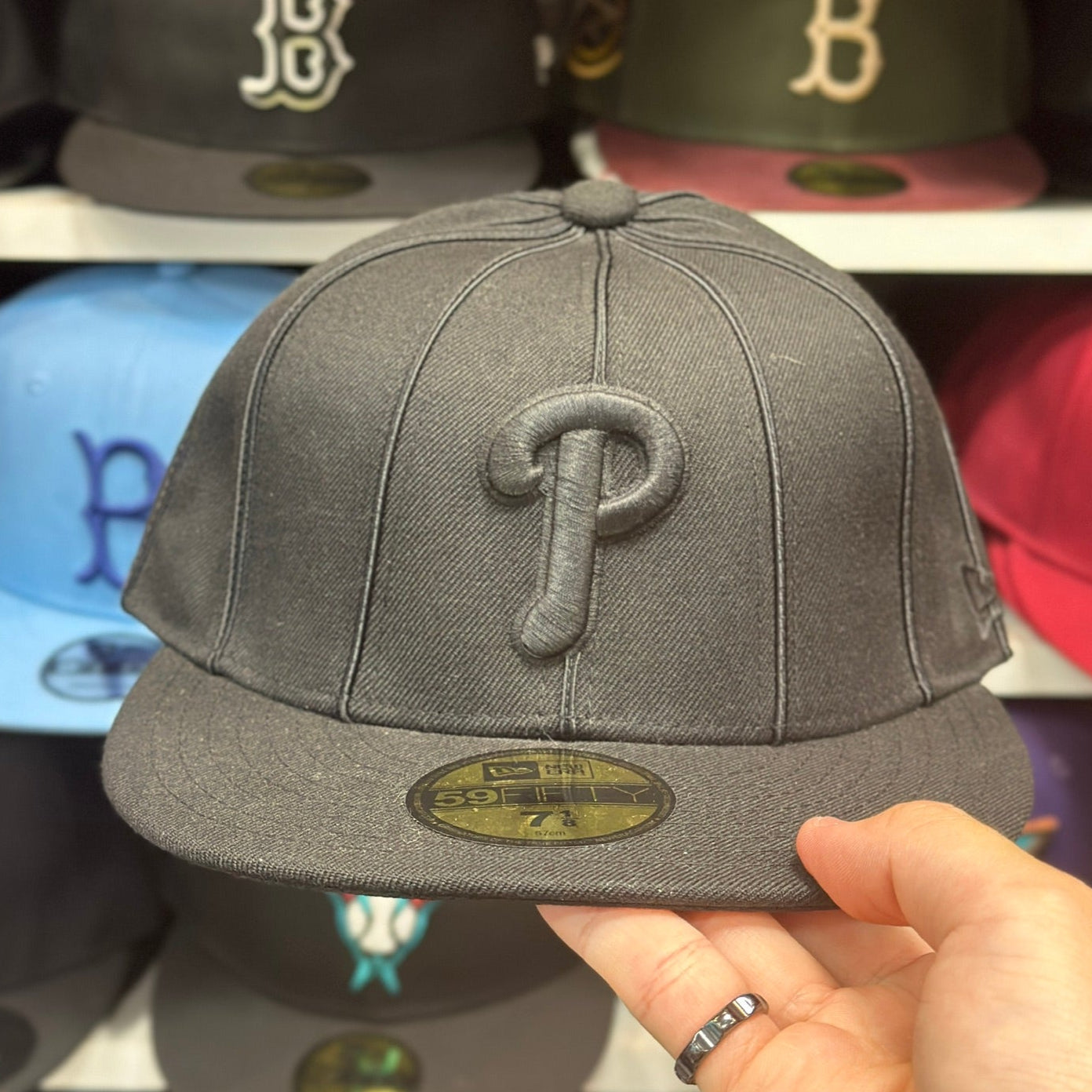Philadelphia Phillies MLB Vintage Fitted Hat | New Era 59FIFTY Sized Cap | Black
