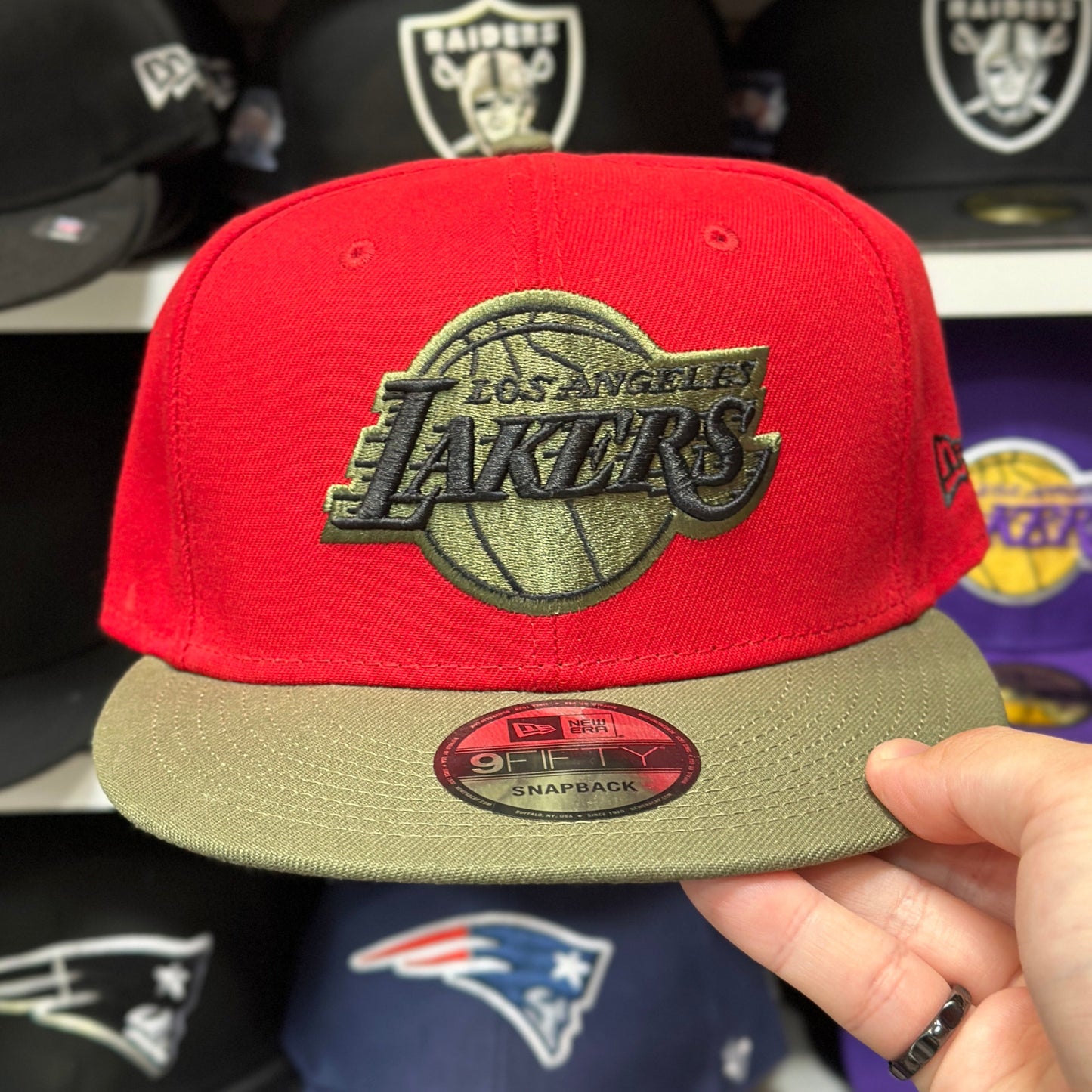 New Era Los Angeles Lakers Red/Olive 9FIFTY Snapback