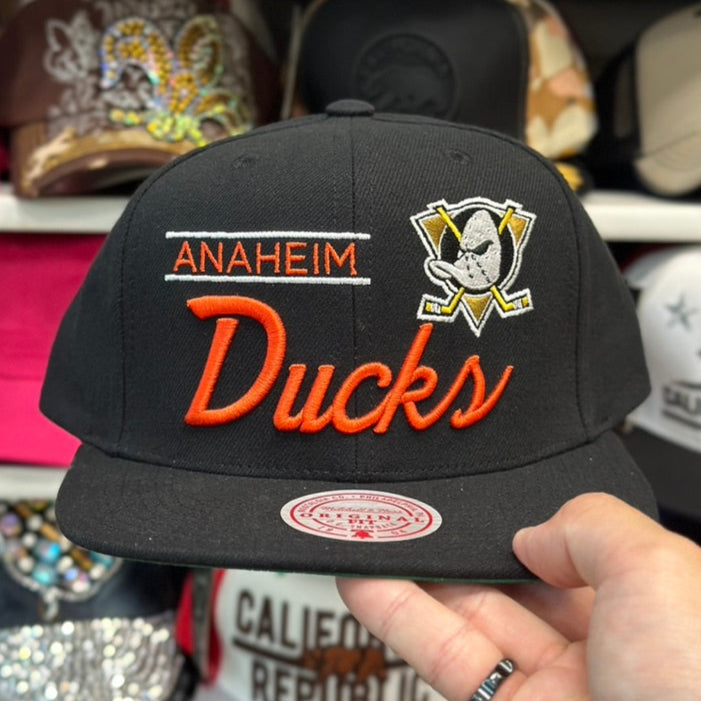 Anaheim Ducks 'Script Logo' Black/Orange Mitchell & Ness Snapback