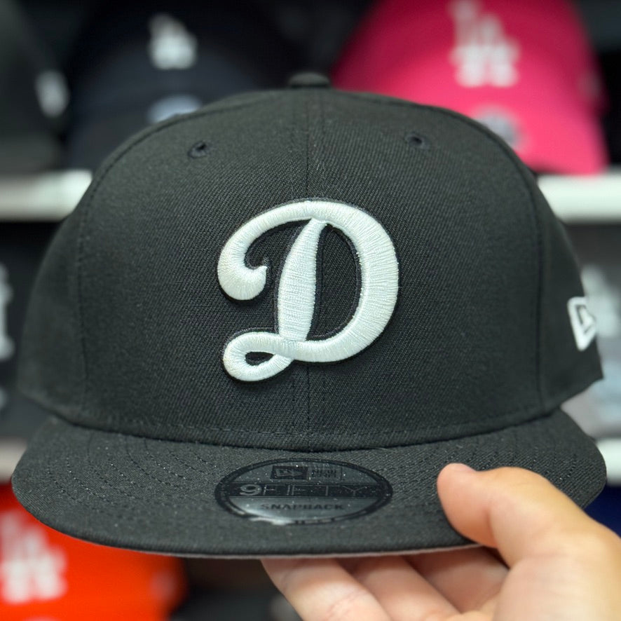 New Era Los Angeles Dodgers "Cursive D" Black 9FIFTY Snapback