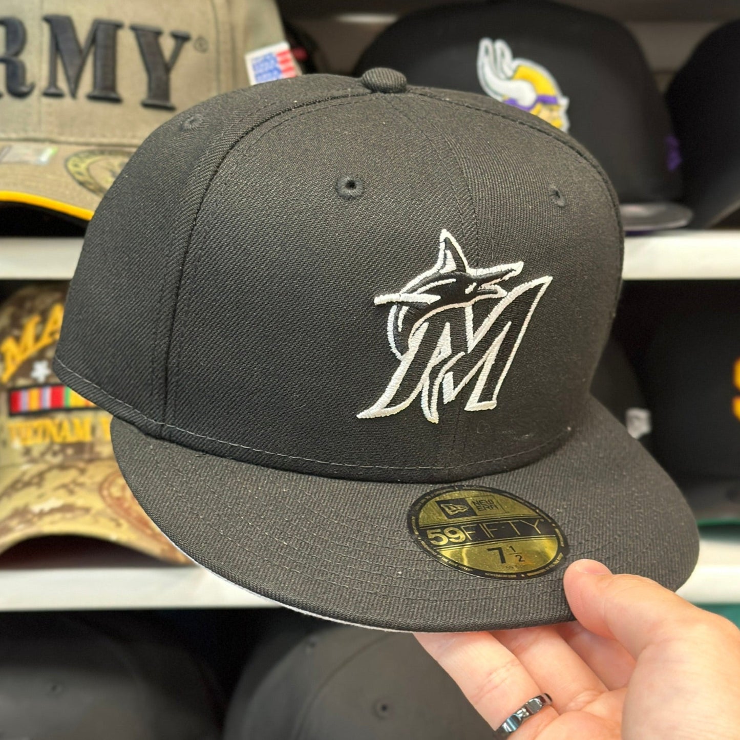 Miami Marlins MLB Fitted Hat | New Era 59FIFTY Sized Cap | Black