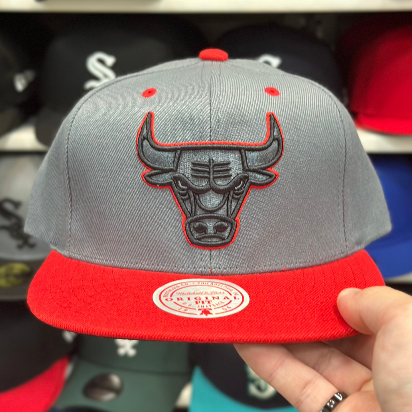 Chicago Bulls Gray/Red Mitchell & Ness Snapback