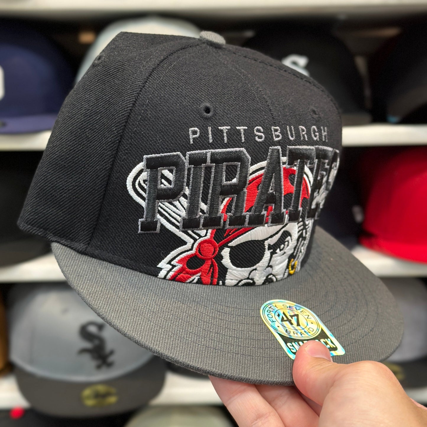 Pittsburgh Pirates NFL Snapback | Vintage '47 Brand Captain Adjustable Snap | Black/Gray