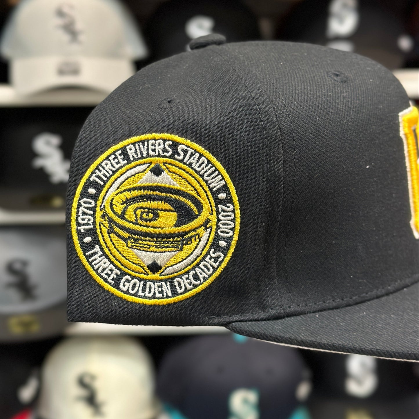 Pittsburgh Pirates Black/Yellow Mitchell & Ness Snapback