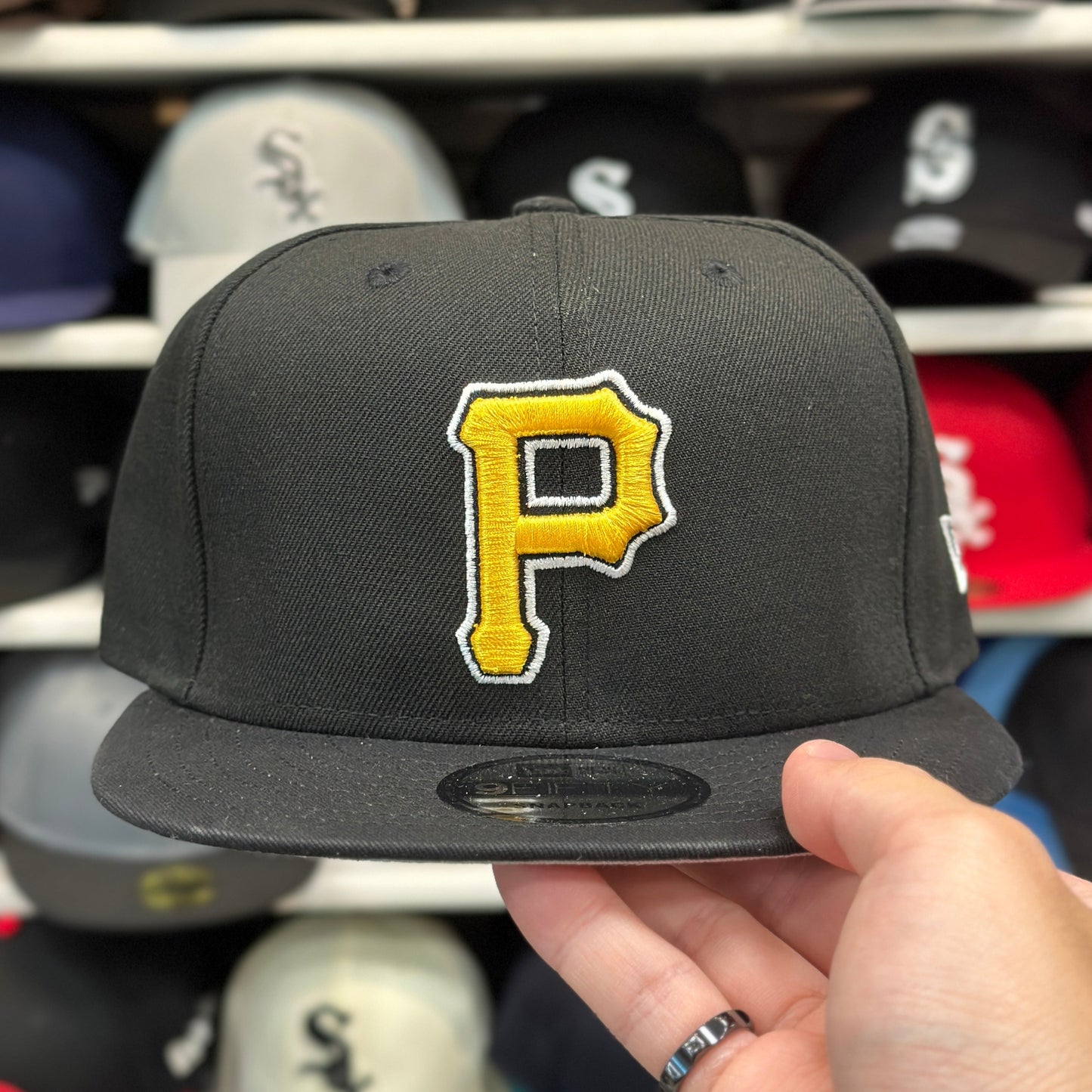 Pittsburgh Pirates NFL 'Retro Logo' | Vintage New Era 9FIFTY Snapback | Black