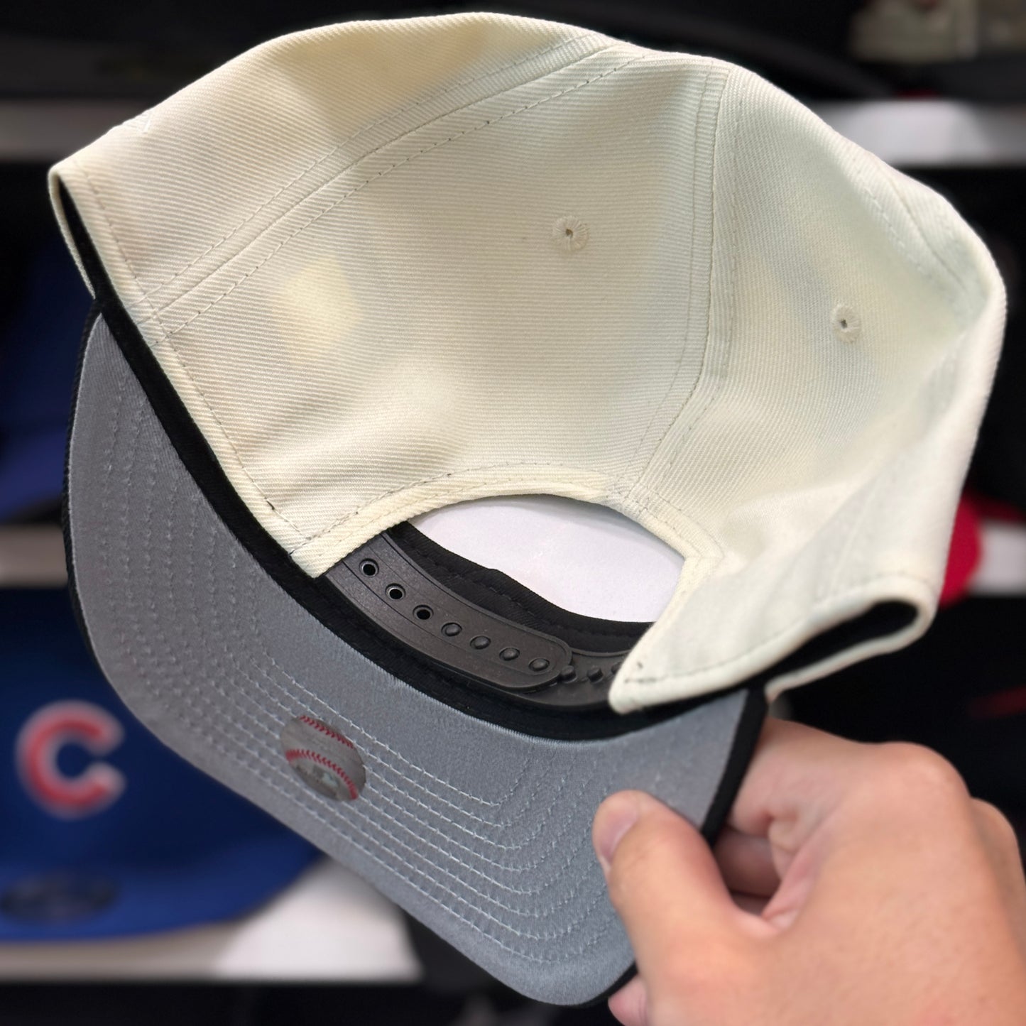 New Era Florida Marlins 'World Series 25th Anniversary' A-Frame Creme/Black Red Chrome 9FIFTY Snapback | Glow in the Dark