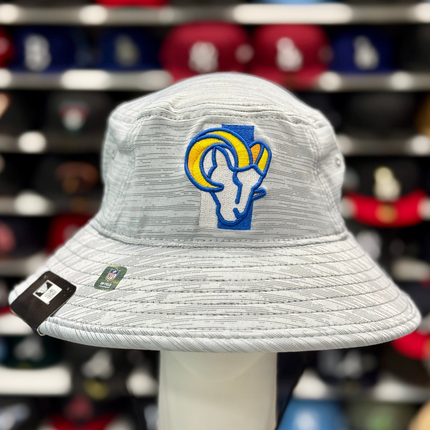 New Era Los Angeles Rams Bucket Hat | Silver / Blue Under Brim