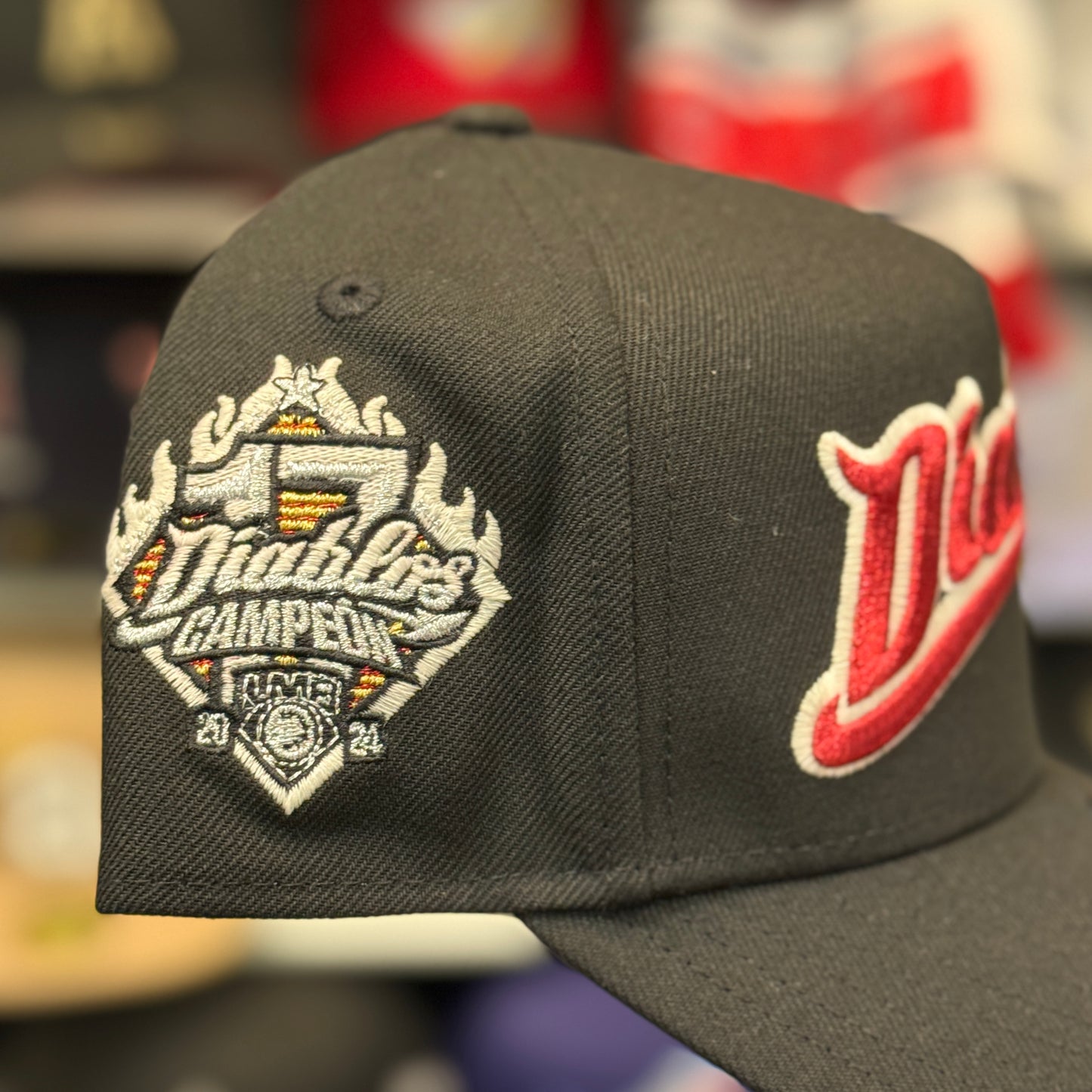 New Era Diablos Rojos del México Script '2024 Campeon' A-Frame Black/Red 9FORTY Snapback | Glow in the Dark