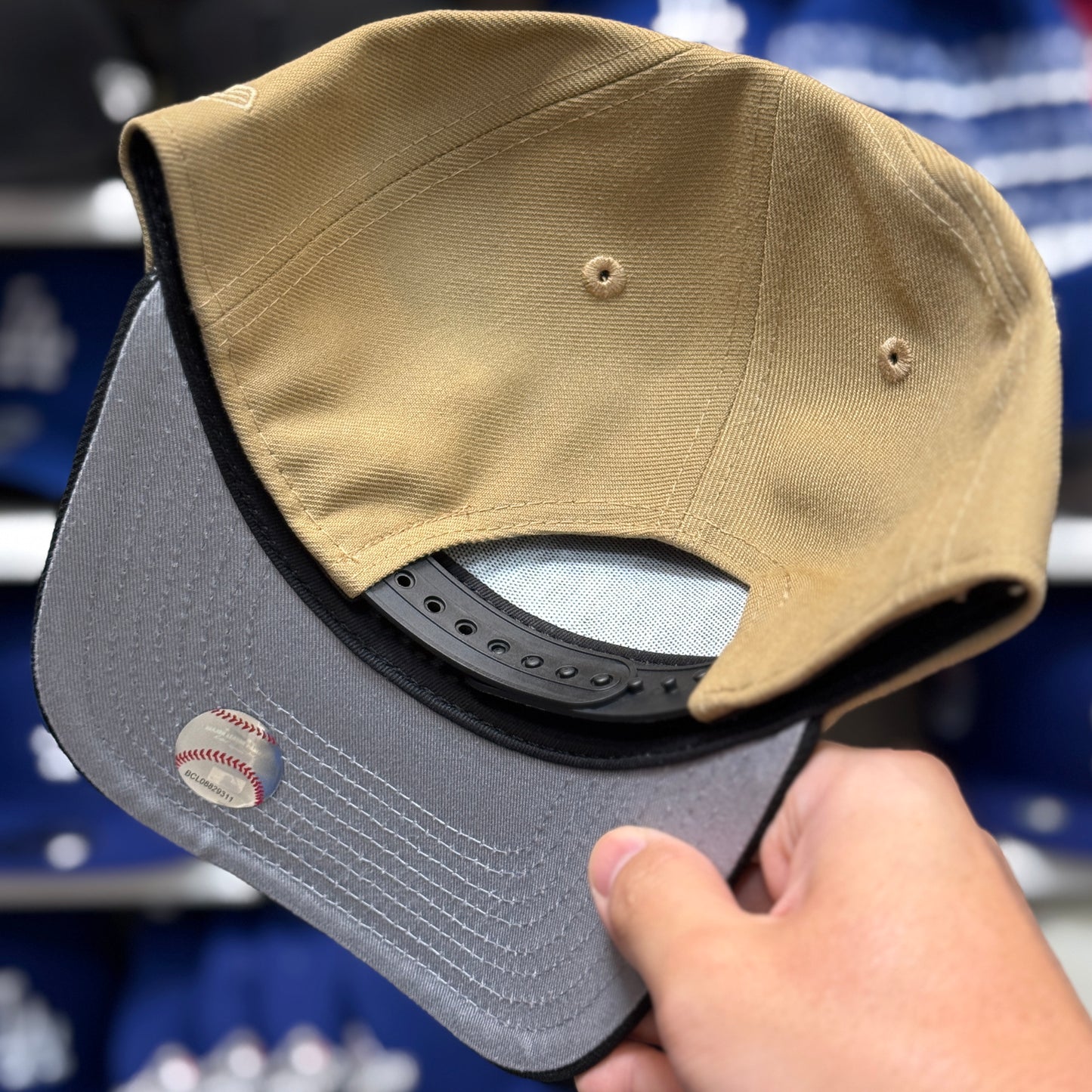 New Era Los Angeles Dodgers '40th Anniversary' A-Frame Tan/Black 9FIFTY Snapback | Glow in the Dark - Product Image