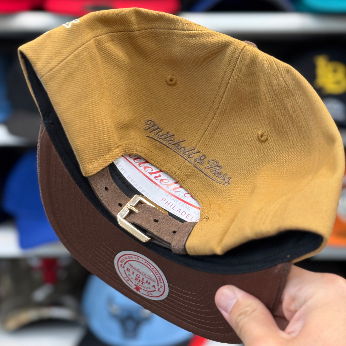 Chicago Bulls '20th Anniversary' 2T Tan Mitchell & Ness Buckle | Suede Brim