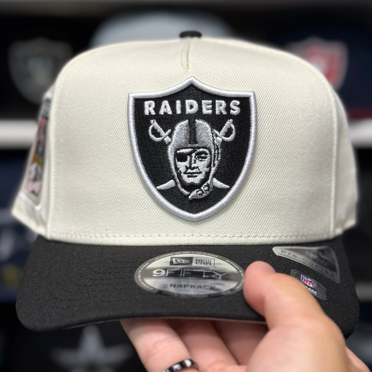 New Era Las Vegas Raiders 'Super Bowl XI' A-Frame 9FORTY Snapback Ivory/Black