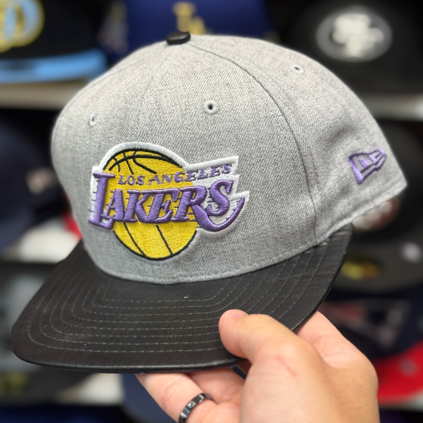 New Era Los Angeles Lakers Gray/Black Leather Vintage 9FIFTY Snapback