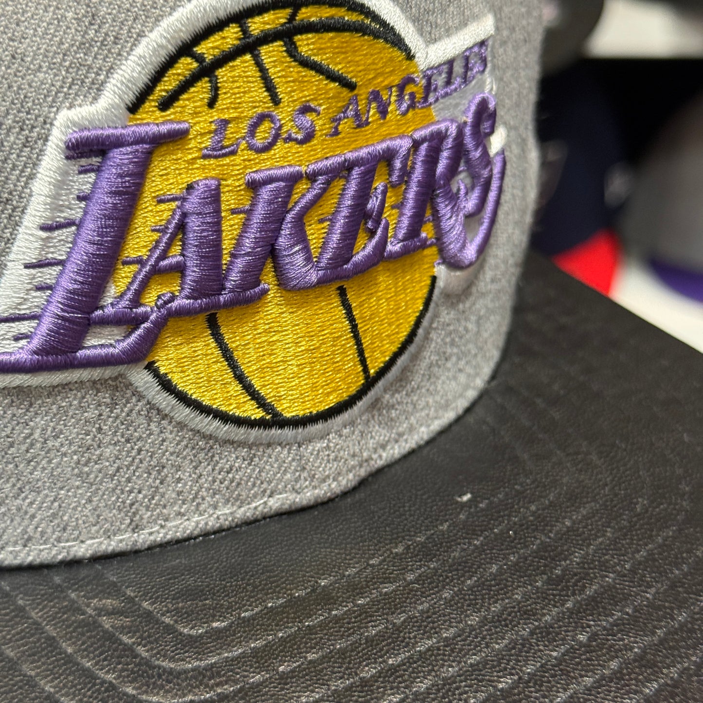 New Era Los Angeles Lakers Gray/Black Leather Vintage 9FIFTY Snapback