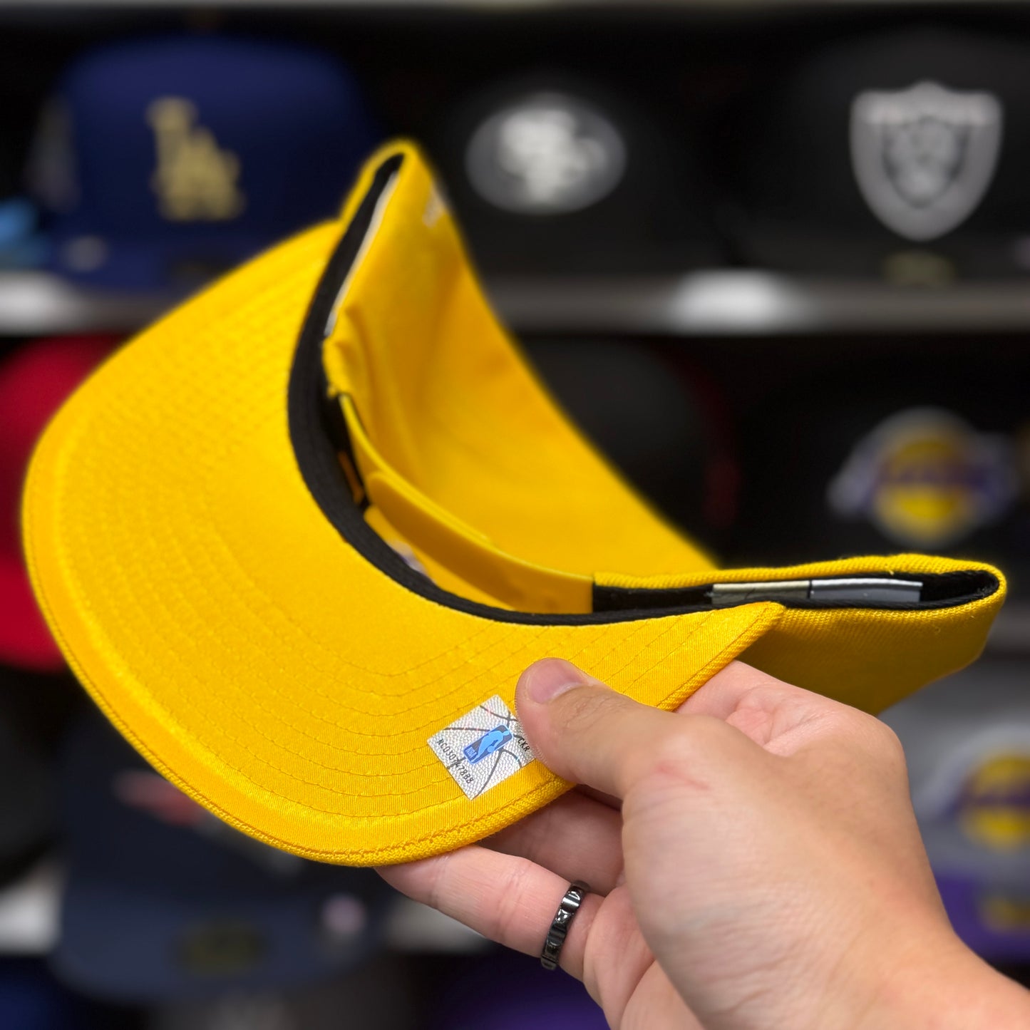 Los Angeles Lakers Mitchell & Ness Snapback | Yellow