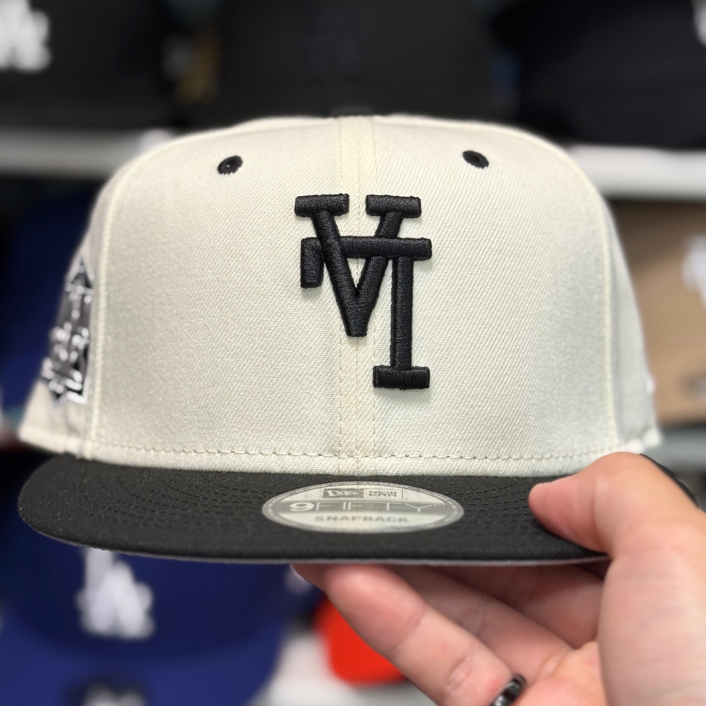 New Era Los Angeles Dodgers Upside Down Logo '2020 World Series' Creme/Black 9FIFTY Snapback