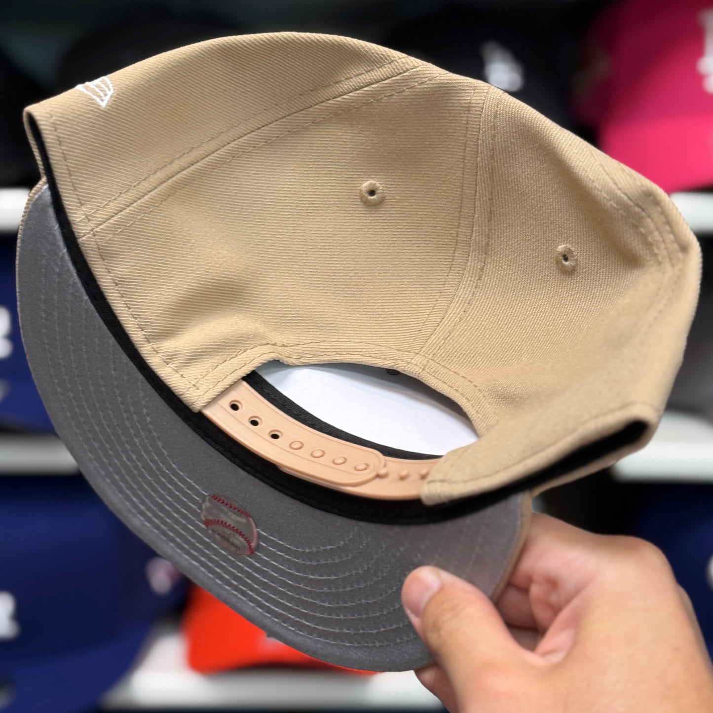 New Era Los Angeles Dodgers Upside Down Logo '60th Anniversary' Beige/White 9FIFTY Snapback