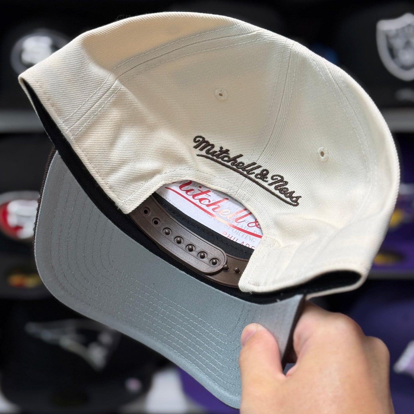 Los Angeles Lakers A-Frame Mitchell & Ness Snapback Creme/Brown
