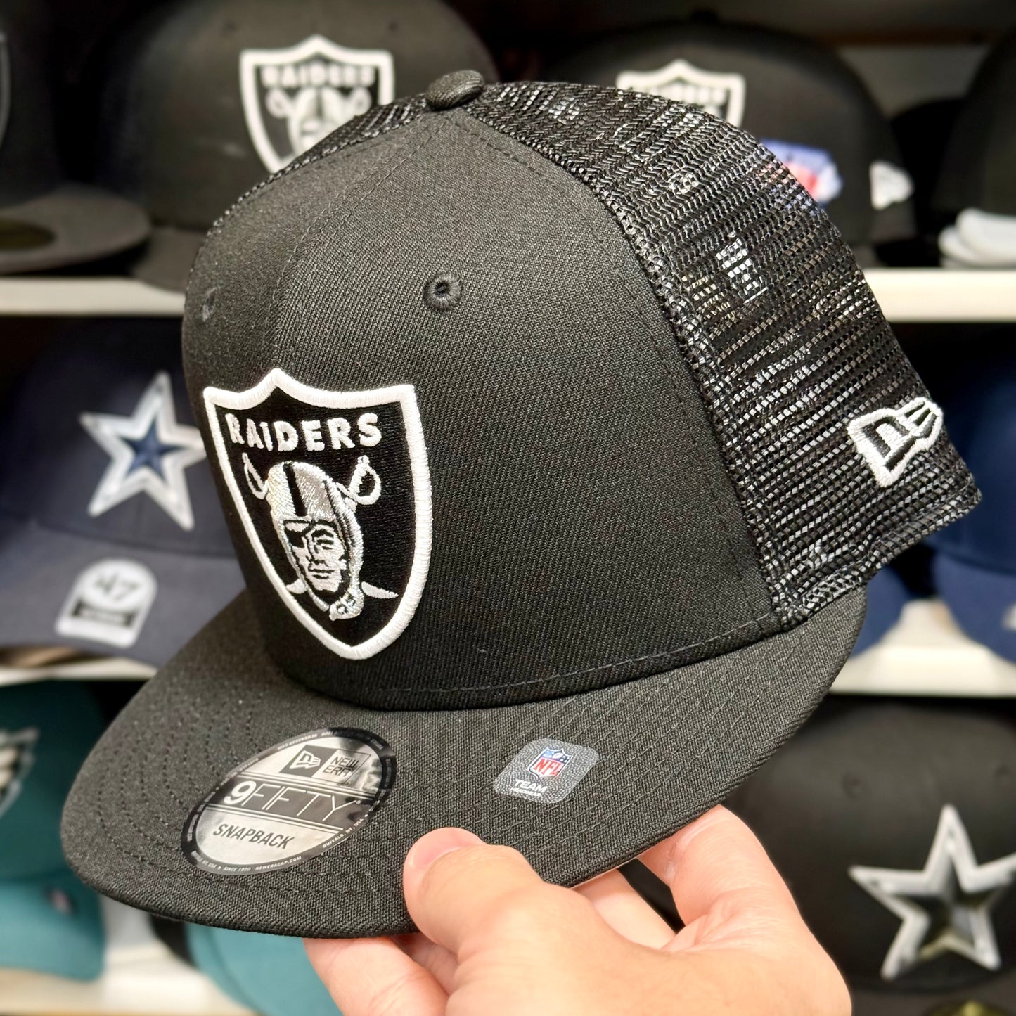 New Era 9FIFTY Las Vegas Raiders Trucker Snapback | Black