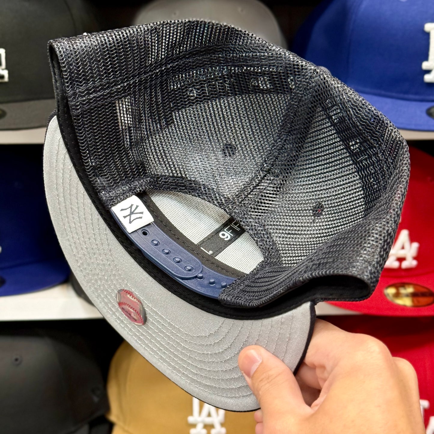 New Era 9FIFTY New York Yankees Trucker Snapback | Black