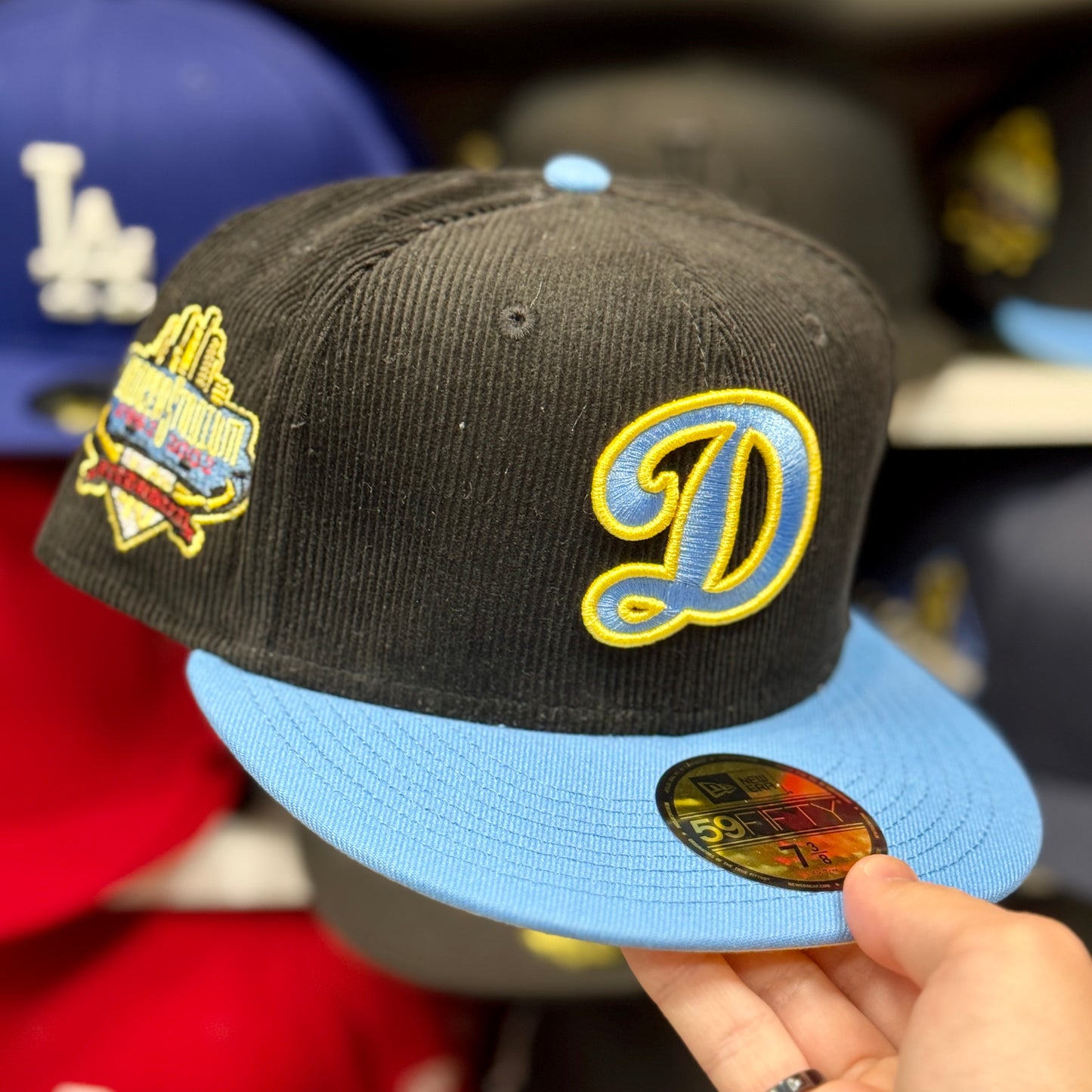 New Era LA Dodgers '40th Anniversary' Corduroy 59FIFTY Fitted Hat Black/Baby Blue